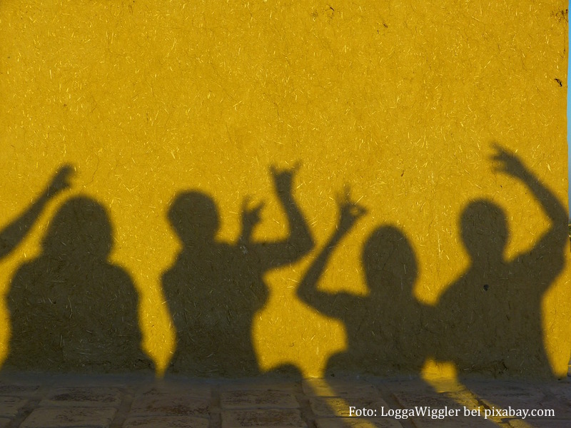 shadow-198682_1280.jpg